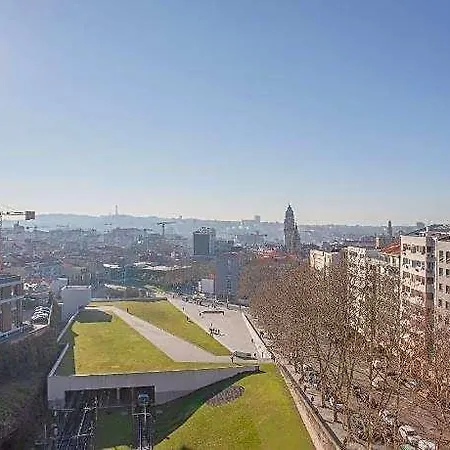 Liiiving In Downtown View 3*